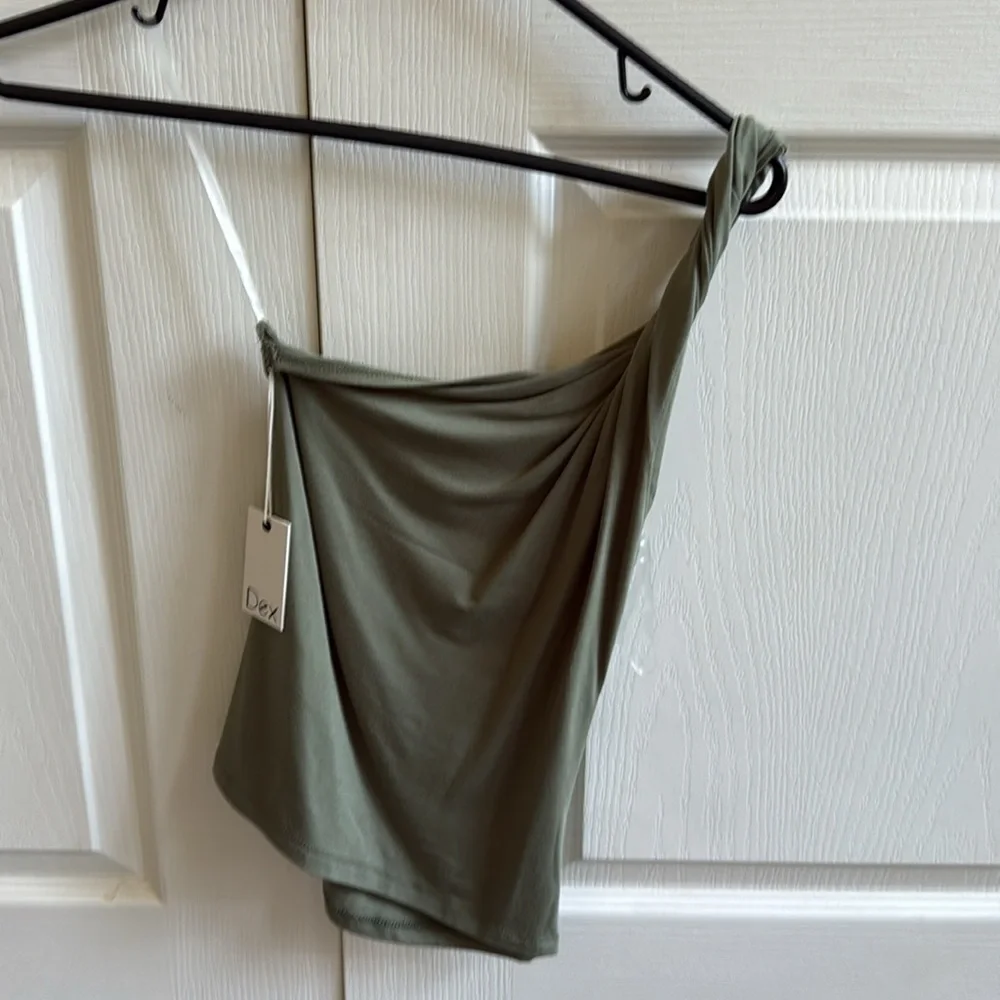 ❤️ Dex  Green One Shoulder top ❤️ - Picture 5 of 7